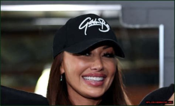 Exploring The Allure Of Holly Sonders On Instagram