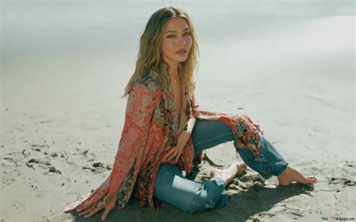Exploring The Allure Of Madelyn Cline: The Buzz Around Her Nudes
