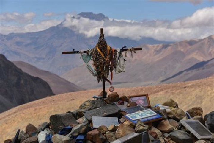 The Unbreakable Spirit: The 1972 Andes Plane Crash Survivors